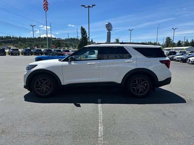 Certified 2025 Ford Explorer ST AWD/4WD image 5