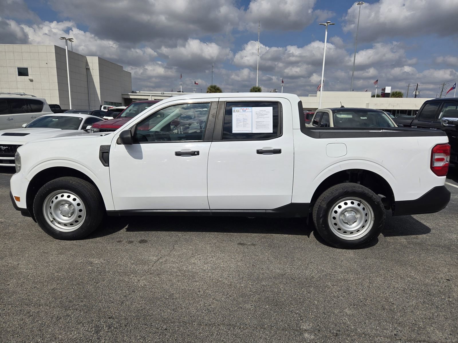 Certified 2022 Ford Maverick XL image 5