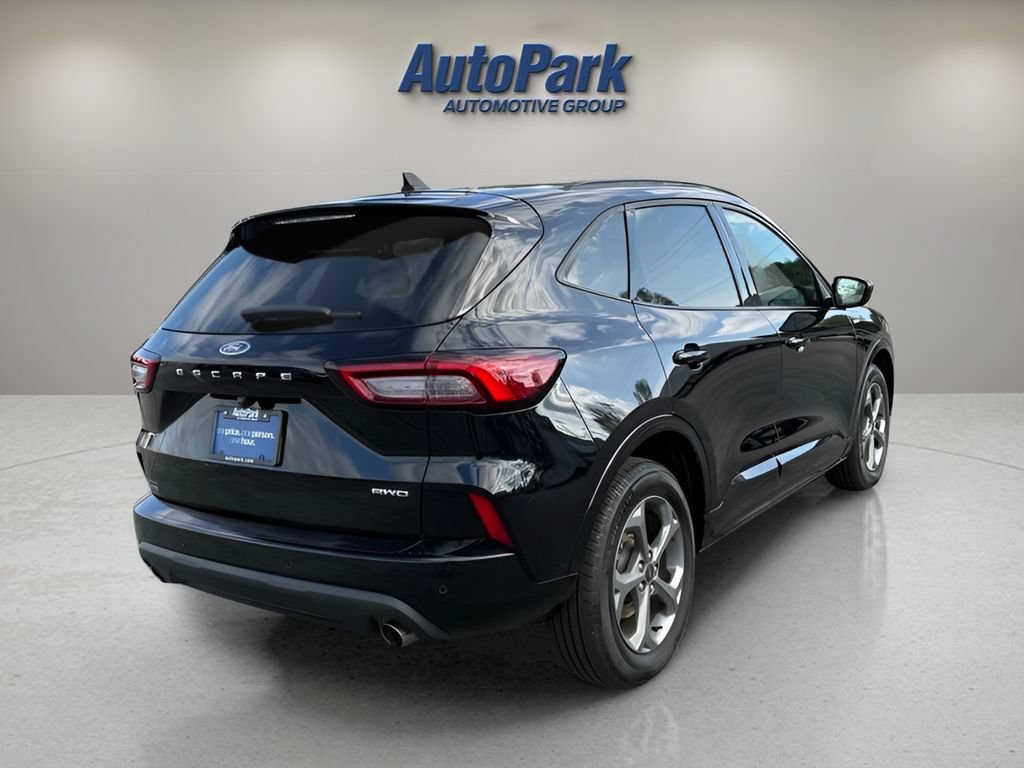 Certified 2023 Ford Escape ST-Line w/ Tech Pack #1 AWD/4WD image 9