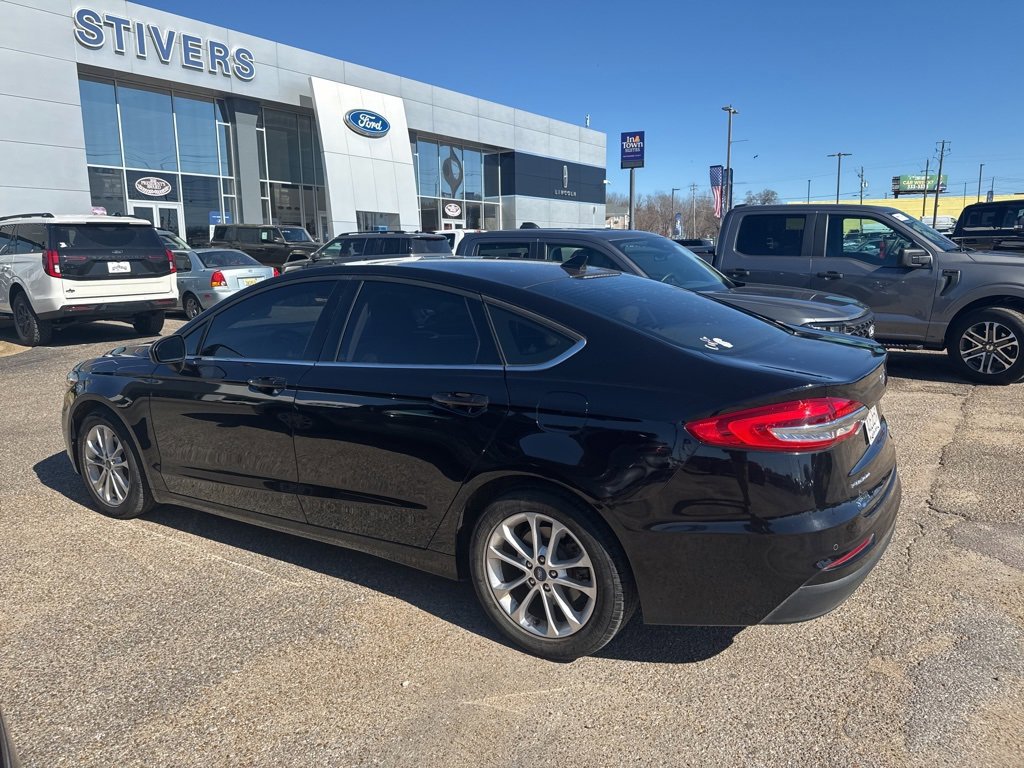 Certified 2020 Ford Fusion SE image 3