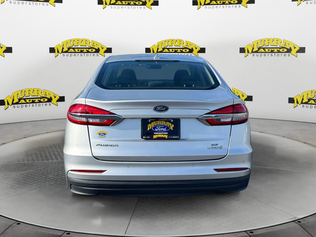 Certified 2019 Ford Fusion SE FWD image 4