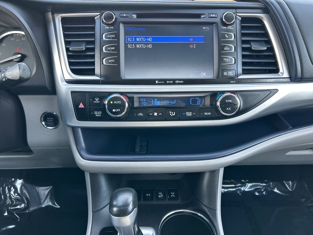 Used 2018 Toyota Highlander XLE w/ Carpet Mat Package (TMS) image 28