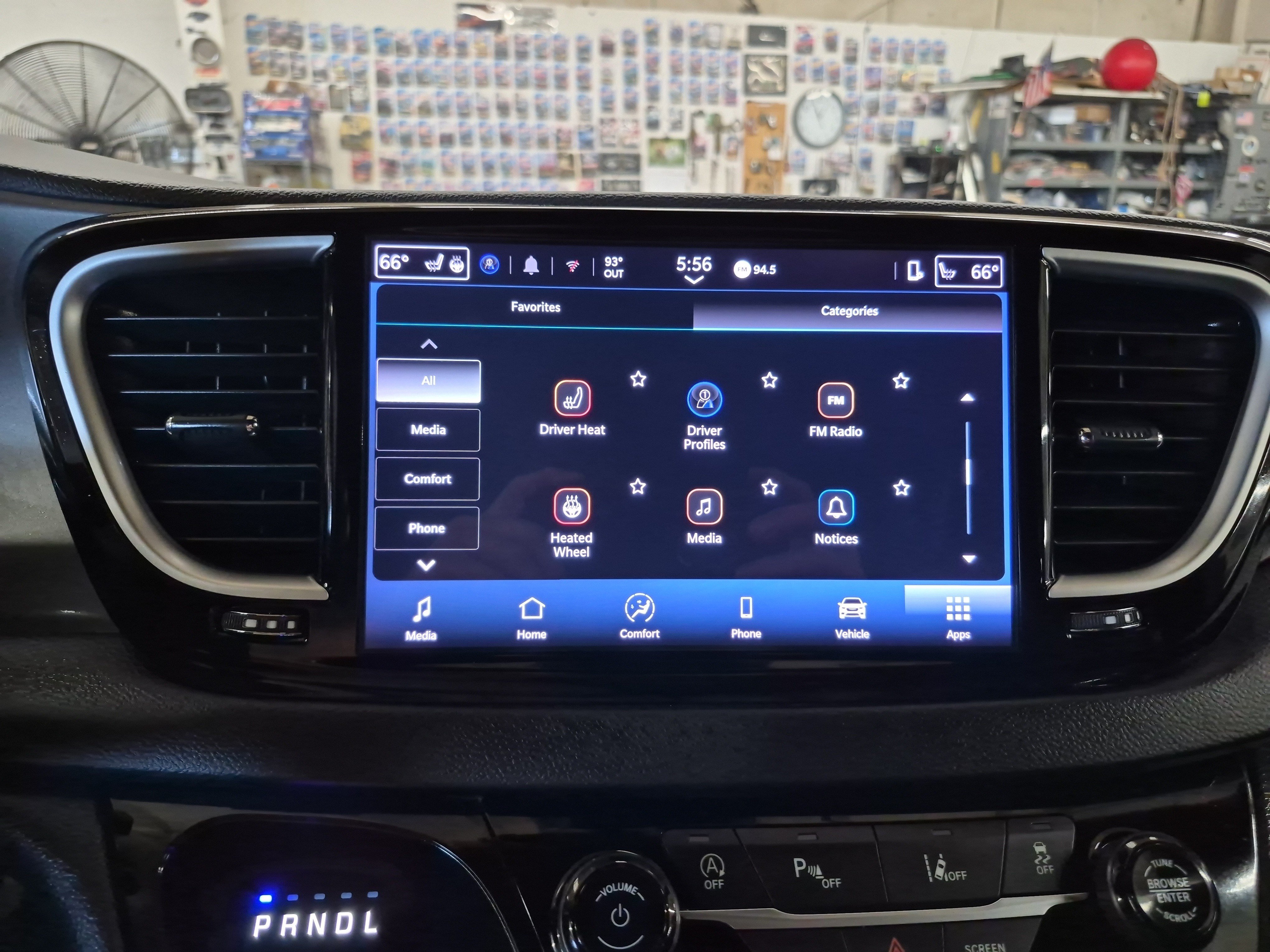 Used 2025 Chrysler Pacifica Select FWD image 35