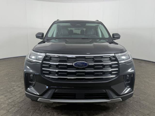 Certified 2025 Ford Explorer Active w/ Active Comfort Package AWD/4WD image 2