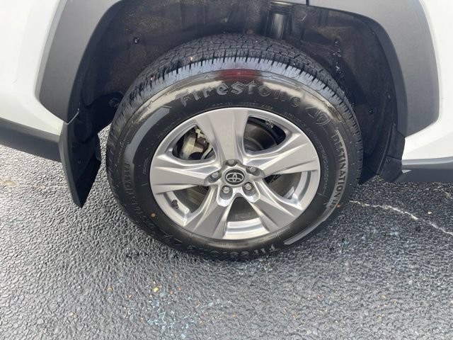 Used 2022 Toyota RAV4 XLE AWD/4WD image 9