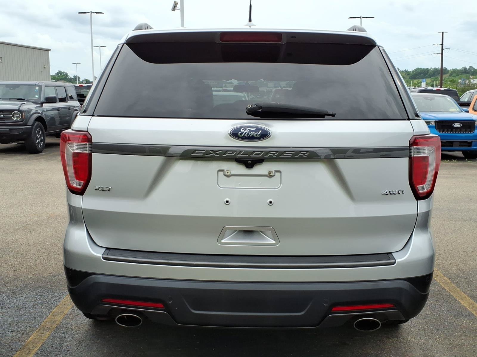 Certified 2018 Ford Explorer XLT w/ Equipment Group 202A AWD/4WD image 5