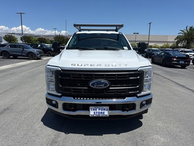 Certified 2023 Ford F250 XL w/ XL Chrome Package RWD image 3