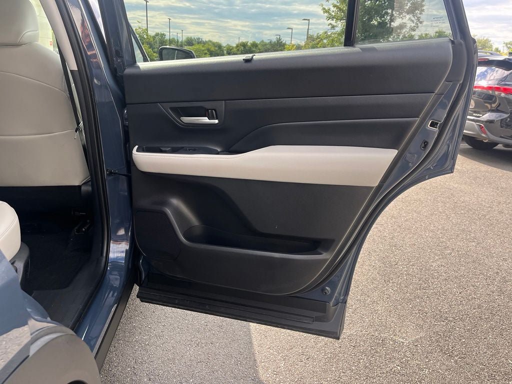 Used 2025 Toyota Grand Highlander FWD image 19