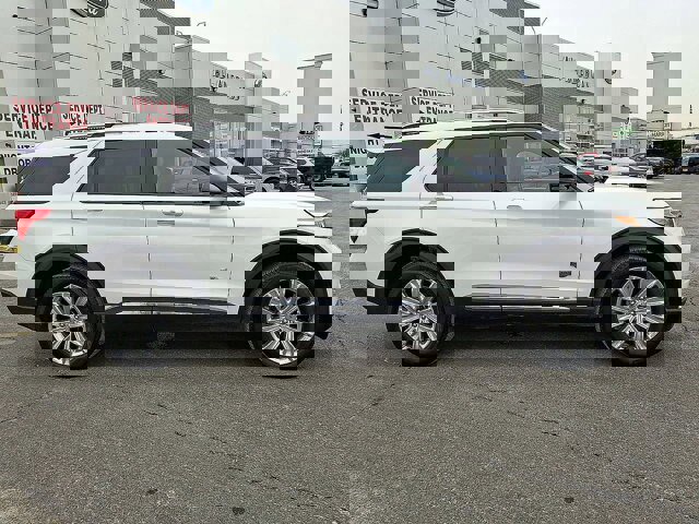 Certified 2022 Ford Explorer King Ranch w/ Technology Package image 11