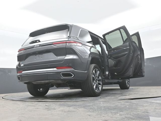 Used 2022 Jeep Grand Cherokee Overland w/ Advanced Protech Group III AWD/4WD image 31