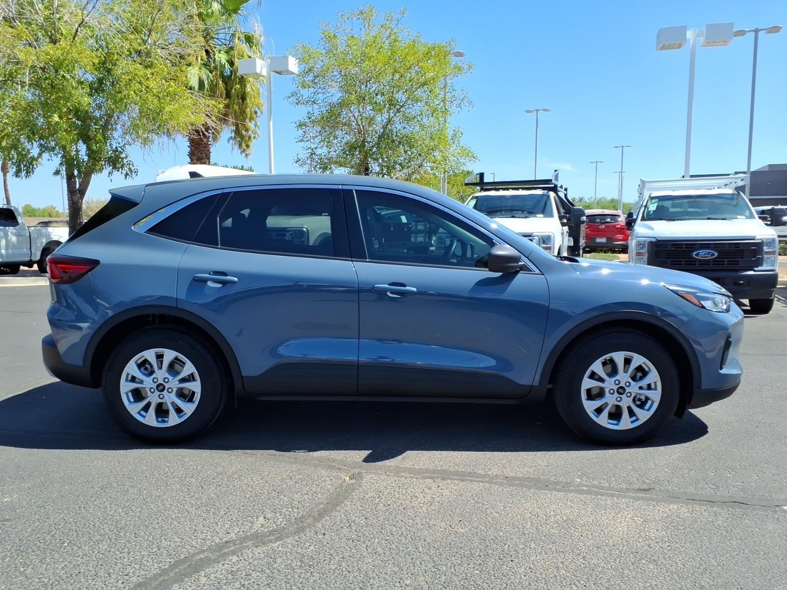 Certified 2024 Ford Escape Active FWD image 3
