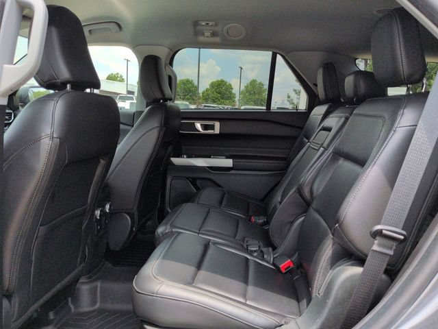 Certified 2021 Ford Explorer XLT w/ Equipment Group 202A RWD image 16