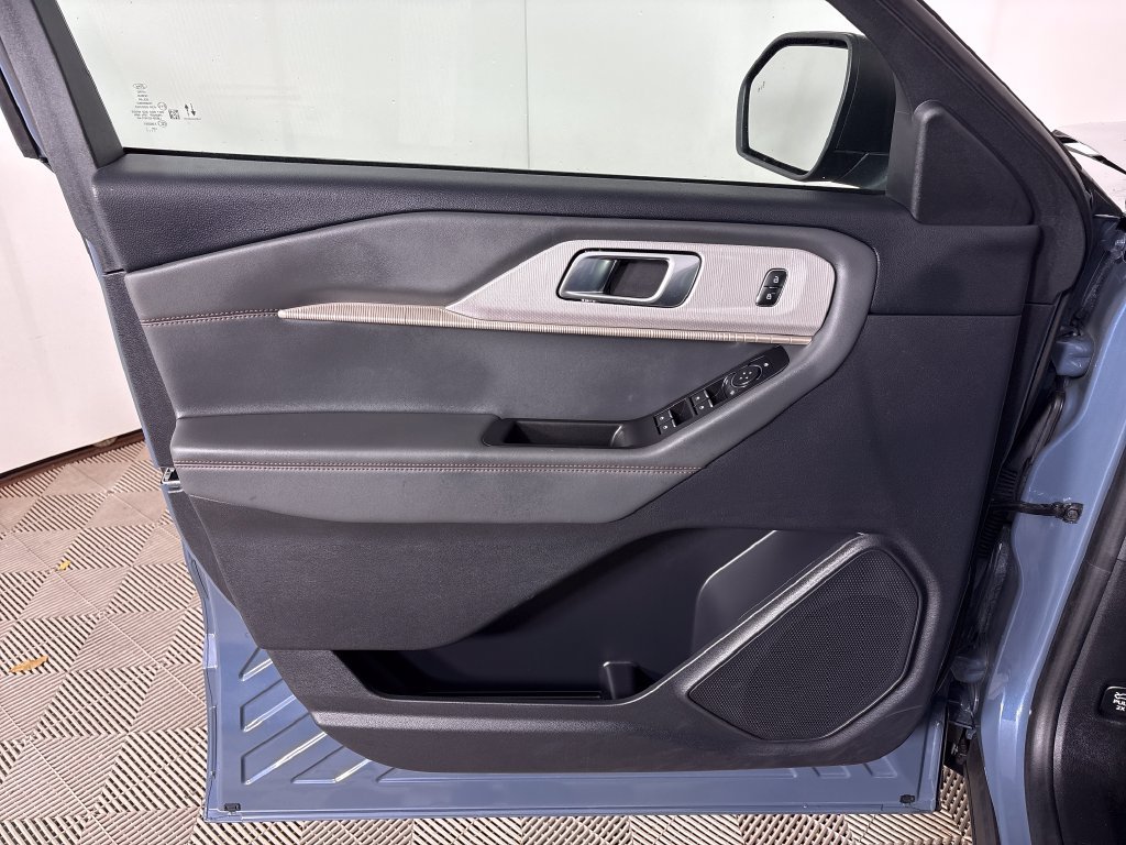 Certified 2025 Ford Explorer Active RWD image 24