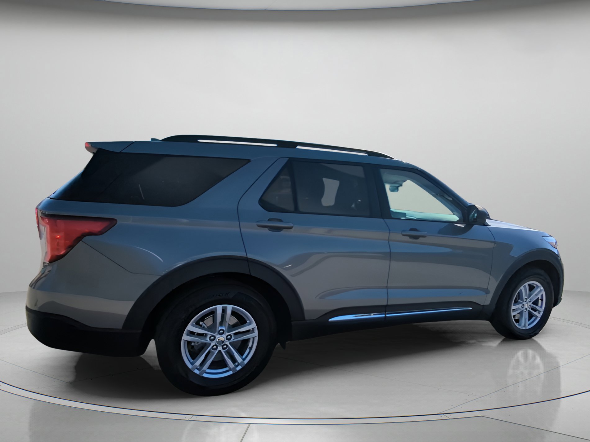 Certified 2020 Ford Explorer XLT w/ Equipment Group 202A image 24