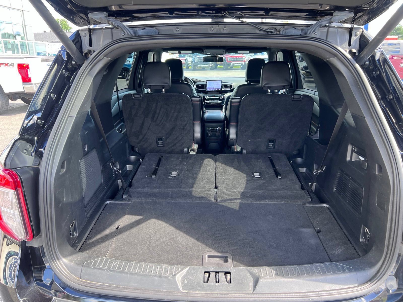Certified 2023 Ford Explorer ST-Line AWD/4WD image 13