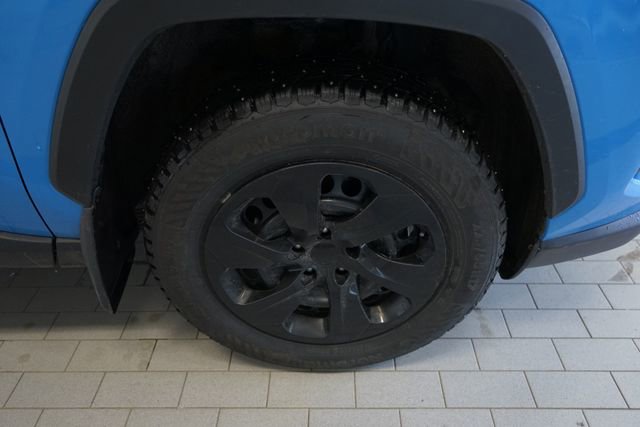 Used 2021 Toyota RAV4 LE AWD/4WD image 15