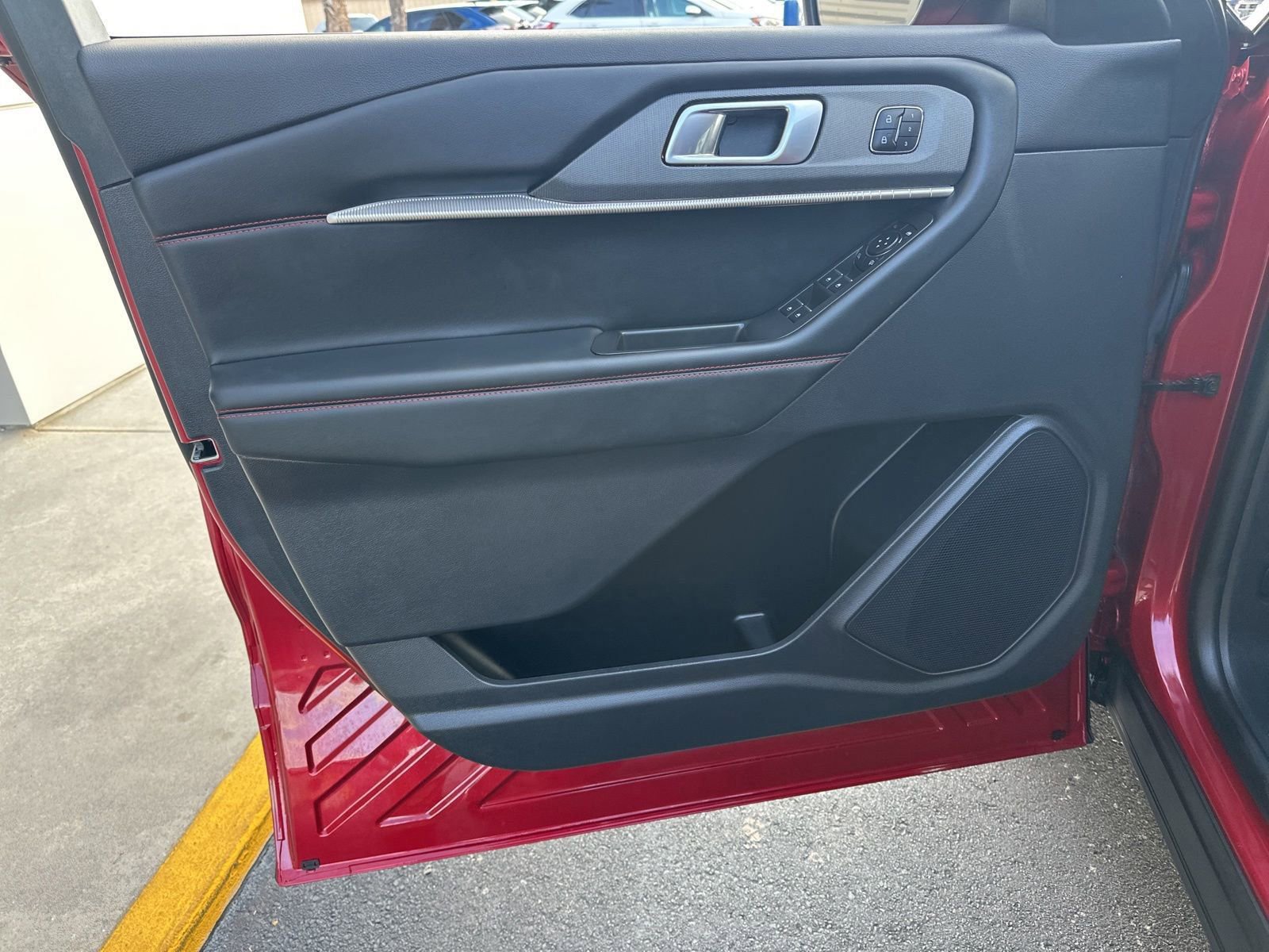 Certified 2025 Ford Explorer ST-Line w/ Premium Package RWD image 18