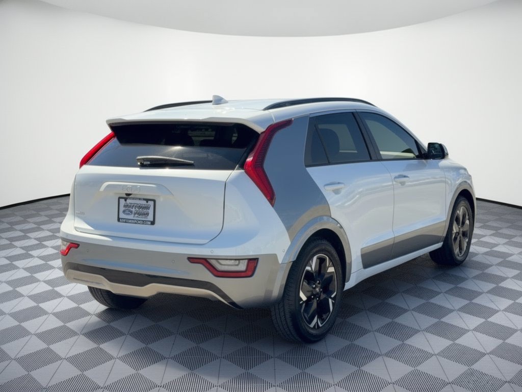 Used 2023 Kia Niro Wave FWD image 9