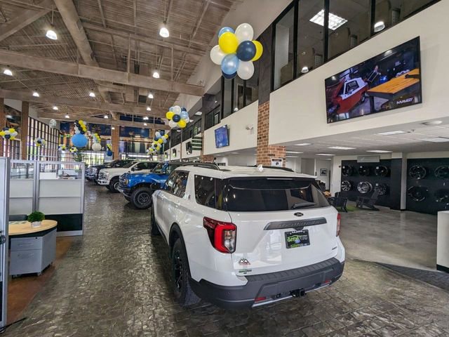 Certified 2023 Ford Ranger Lariat w/ Trailer Tow Package AWD/4WD image 33