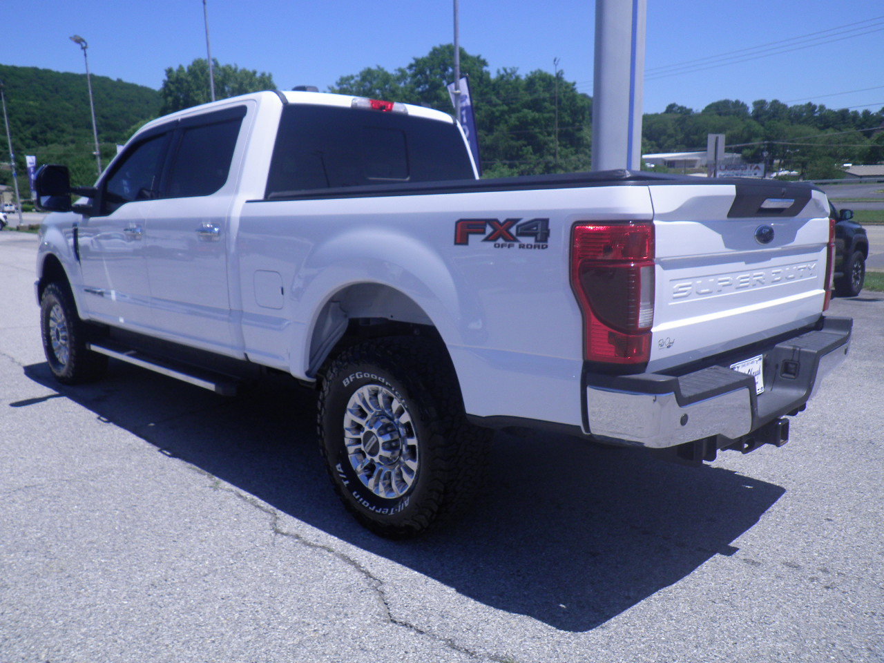 Certified 2022 Ford F350 XLT w/ XLT Premium Package AWD/4WD image 4