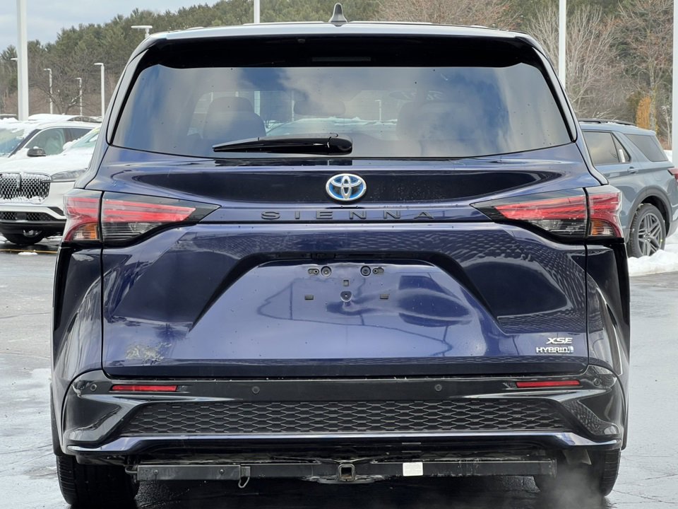 Used 2021 Toyota Sienna XSE image 39