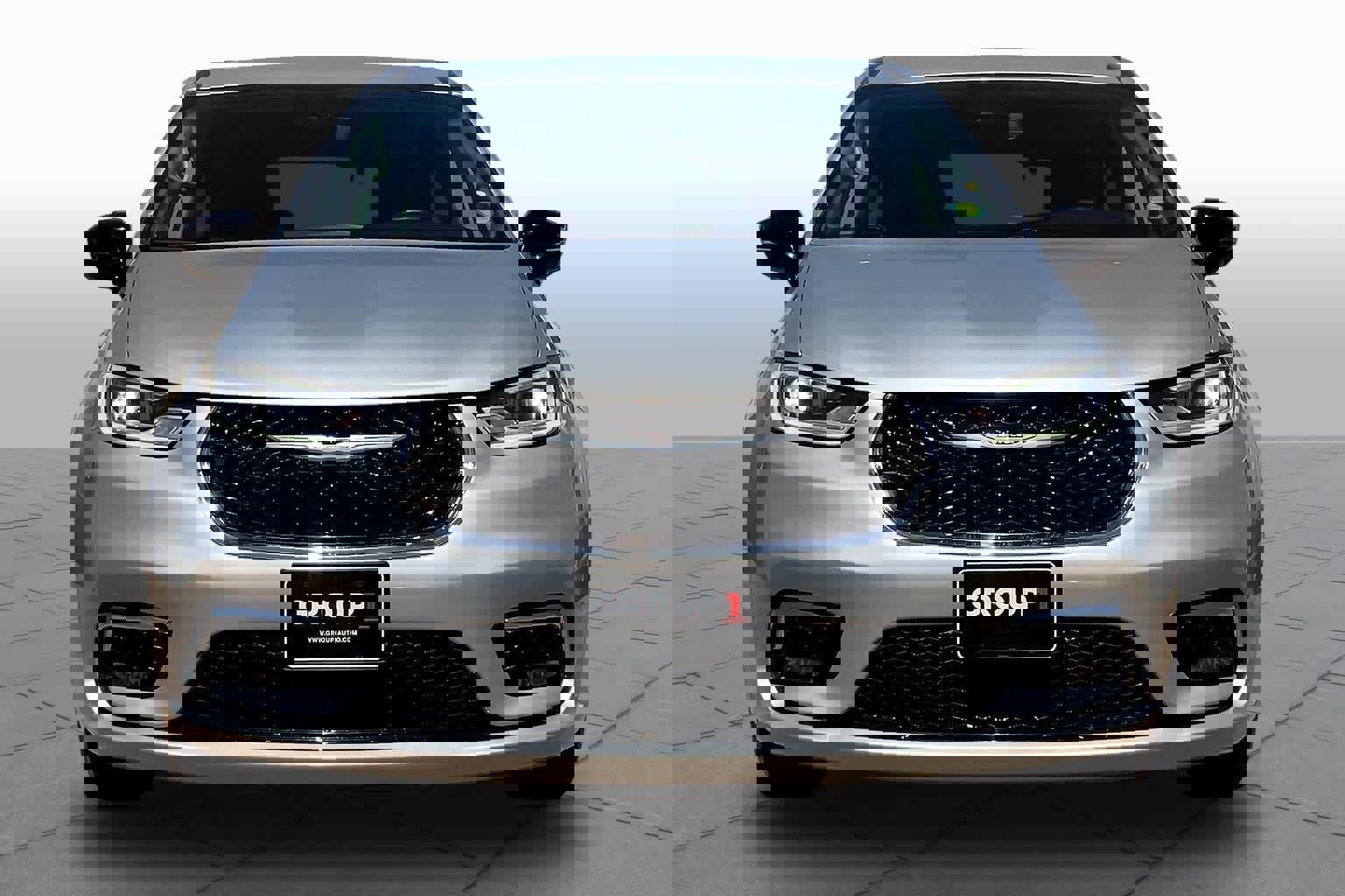 Used 2024 Chrysler Pacifica Touring-L image 6