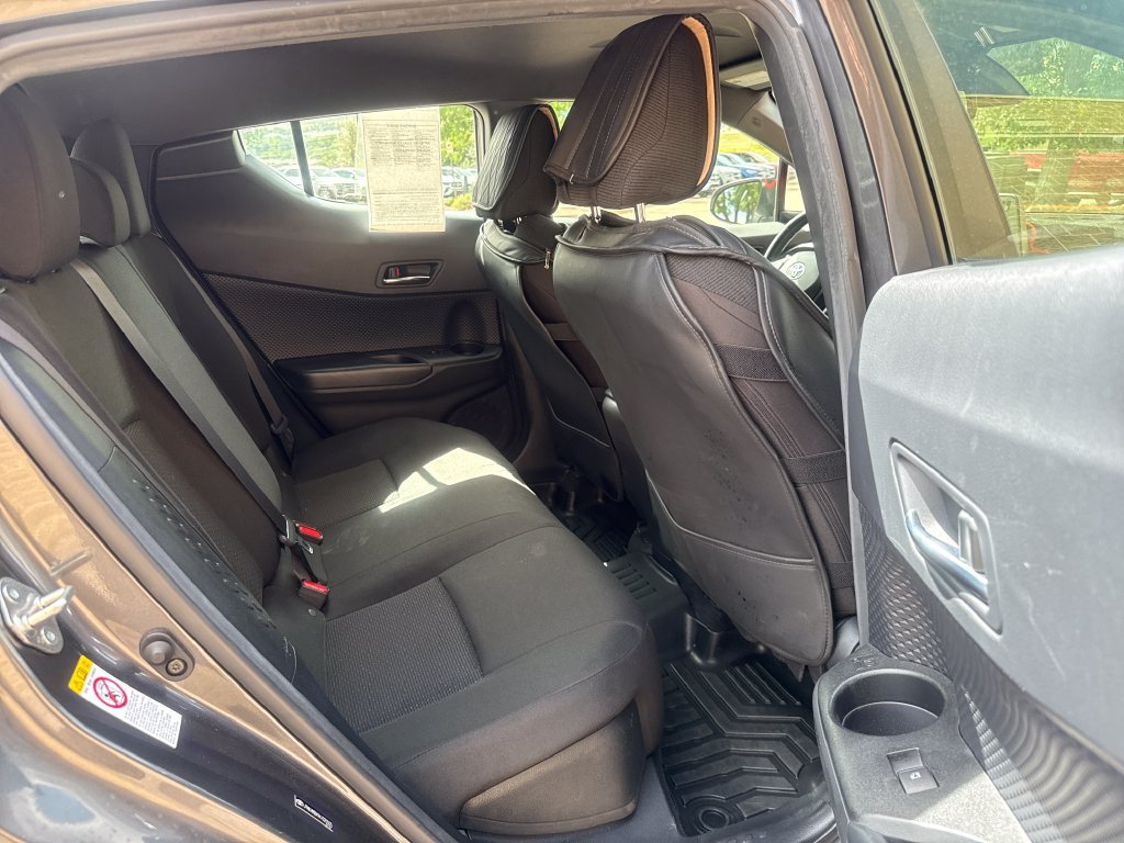 Used 2019 Toyota C-HR XLE FWD image 24