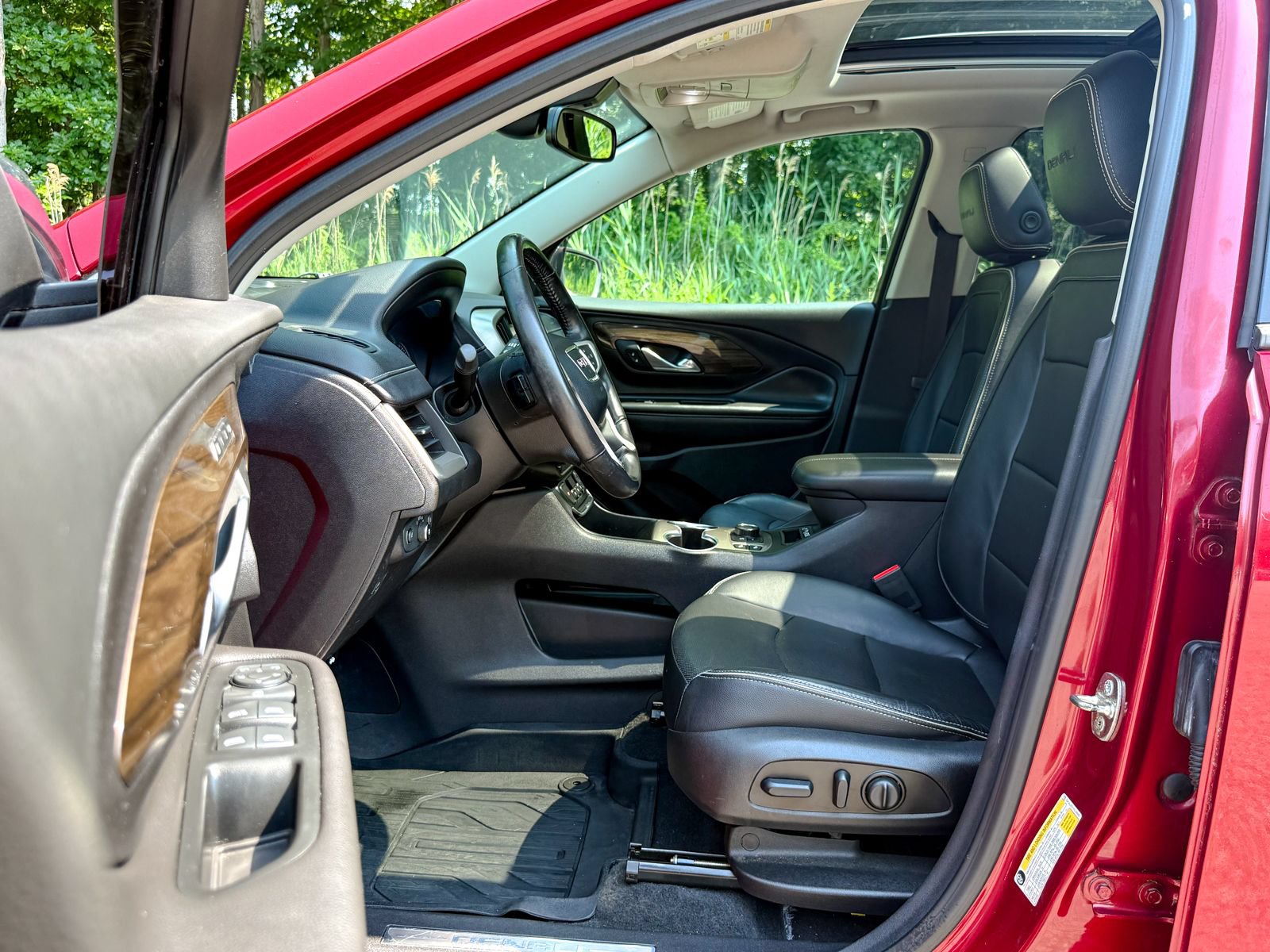 Used 2019 GMC Terrain Denali w/ Driver Alert Package II AWD/4WD image 17