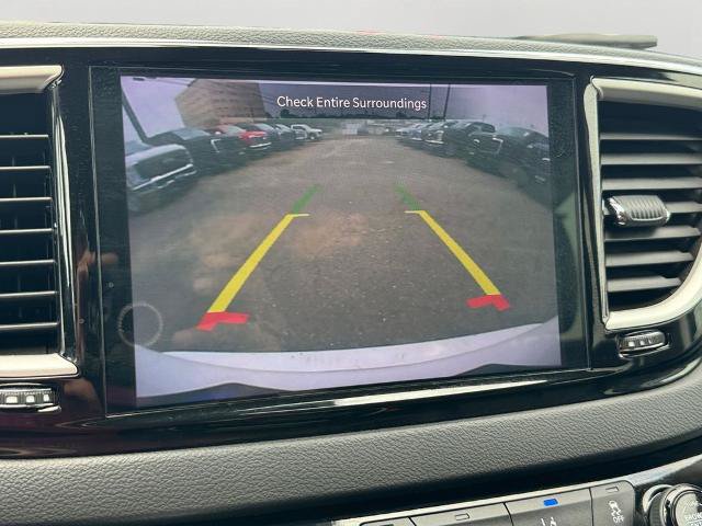 Used 2024 Chrysler Pacifica Touring-L FWD image 20