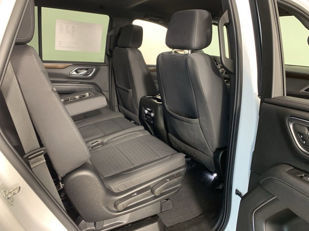 Used 2022 GMC Yukon SLE w/ Gmc Pro Safety Plus Package AWD/4WD image 36