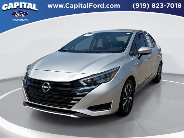 Used 2025 Nissan Versa SV FWD image 1