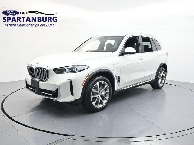 Used 2025 BMW X5 xDrive50e AWD/4WD image 3