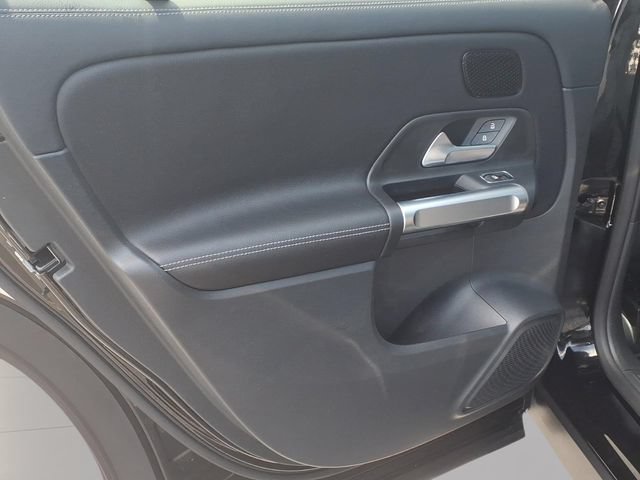 Used 2024 Mercedes-Benz GLB 250 4MATIC w/ Exclusive Package image 16