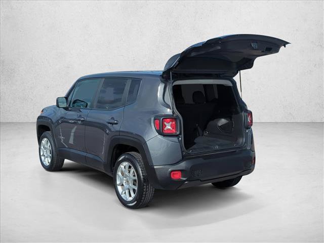 Used 2023 Jeep Renegade Latitude AWD/4WD image 9