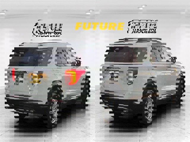 Certified 2024 Ford Explorer XLT w/ Equipment Group 202A image 4