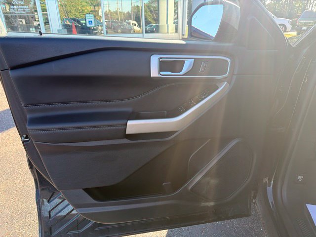 Certified 2023 Ford Explorer XLT w/ Equipment Group 202A AWD/4WD image 11