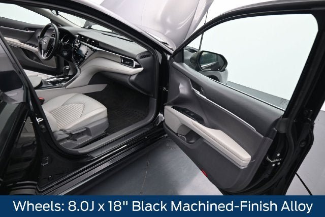 Used 2020 Toyota Camry SE FWD image 14