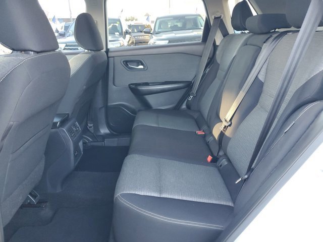 Used 2021 Nissan Rogue SV image 9