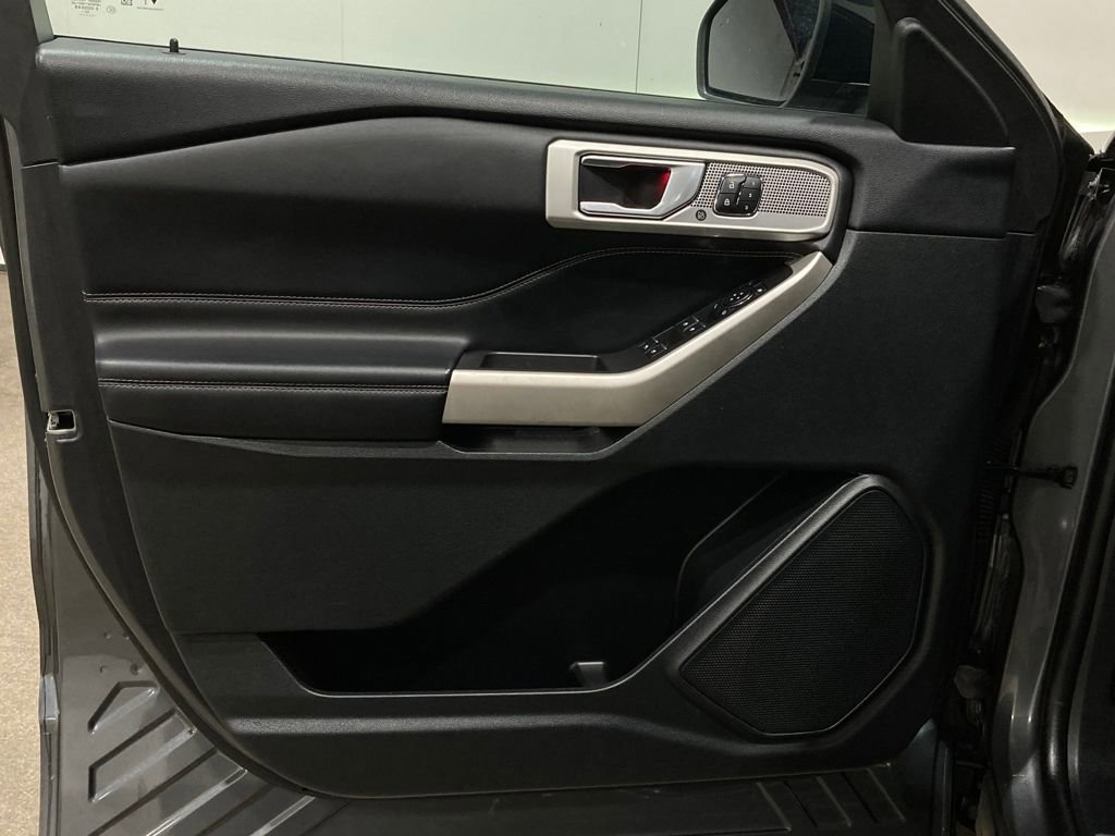 Certified 2023 Ford Explorer Limited w/ Equipment Group 301A image 23