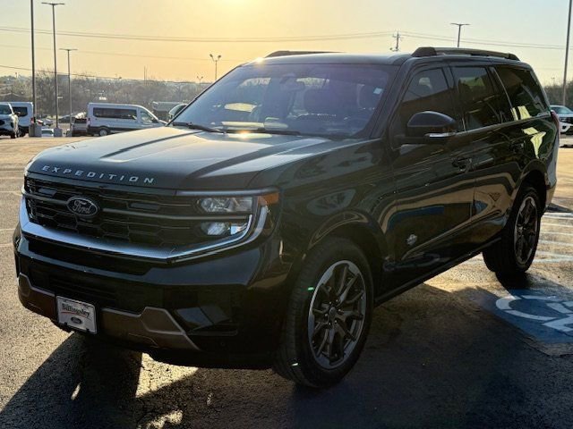 Certified 2025 Ford Expedition King Ranch AWD/4WD image 3