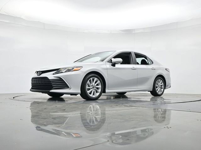 Used 2024 Toyota Camry LE w/ Convenience Package image 30