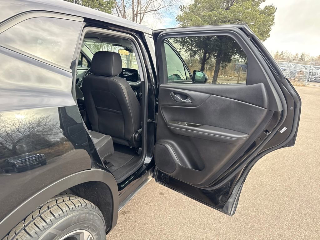 Used 2025 Chevrolet Blazer LT image 21