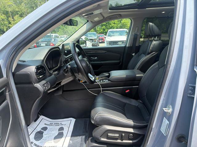 Used 2025 Honda Pilot Elite image 9