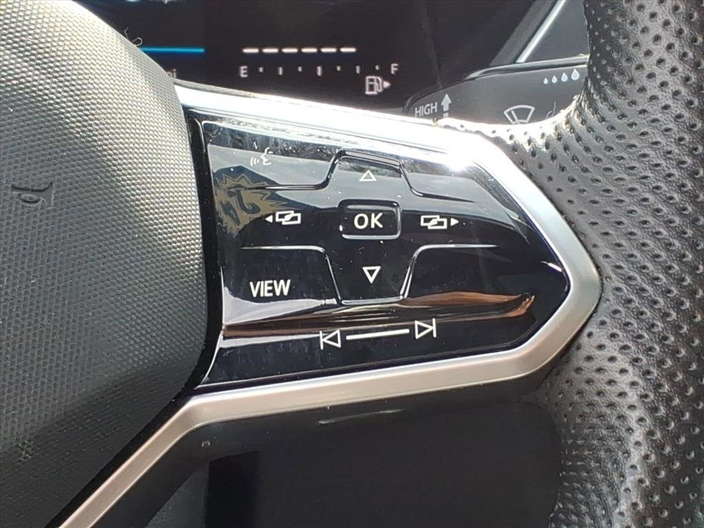 Used 2024 Volkswagen Tiguan SE R-Line image 23