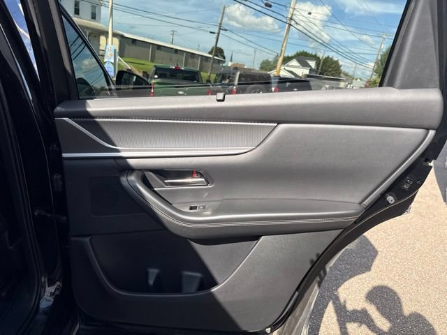 Used 2025 MAZDA CX-90 3.3 Turbo w/ Preferred Package AWD/4WD image 36