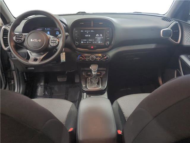 Used 2024 Kia Soul LX w/ Option Group 015 FWD image 10