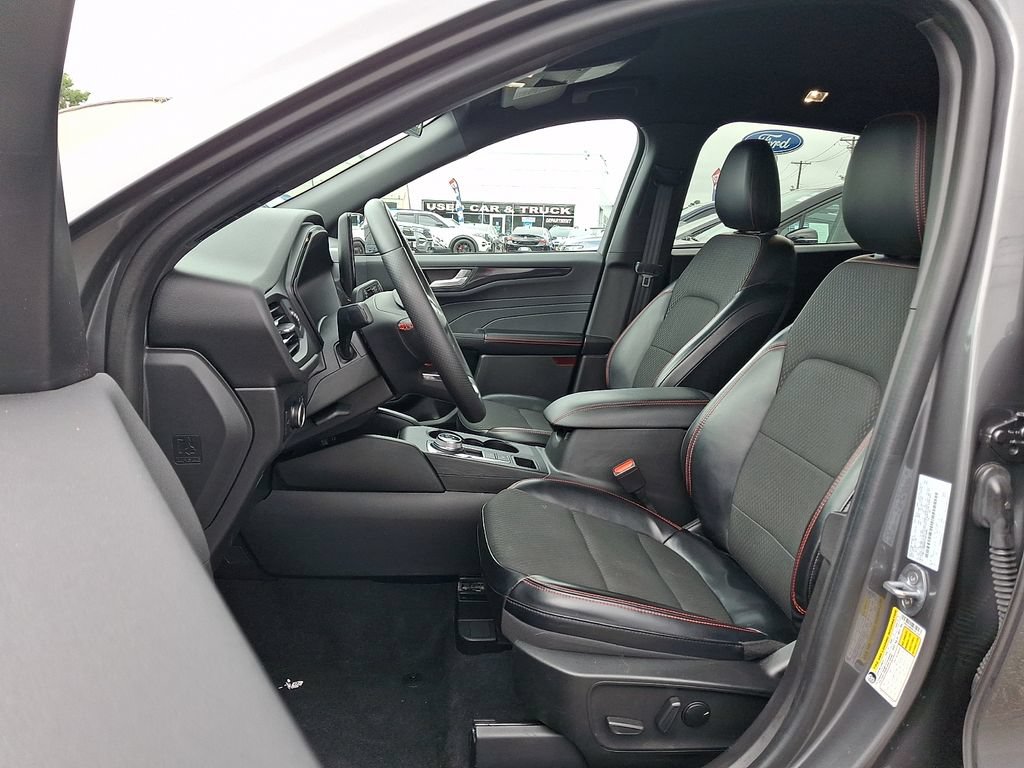 Certified 2023 Ford Escape ST-Line w/ Tech Pack #1 AWD/4WD image 14