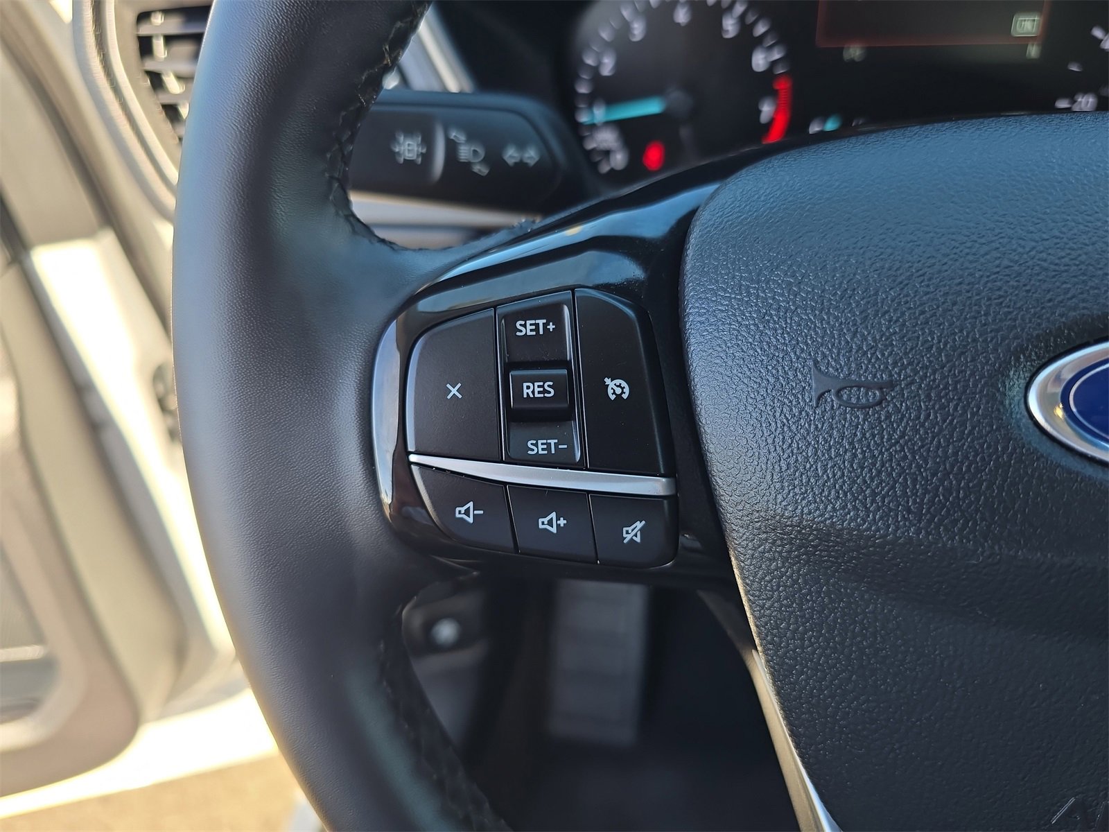 Certified 2021 Ford Escape SE w/ SE Sport Appearance Package image 22