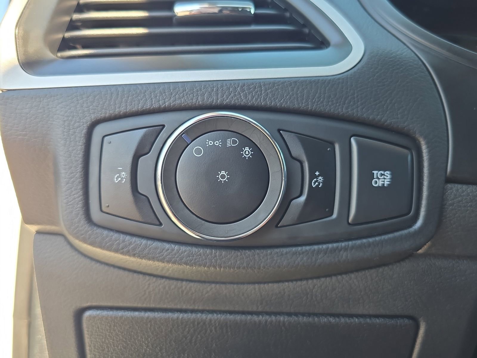 Certified 2024 Ford Edge SEL image 20