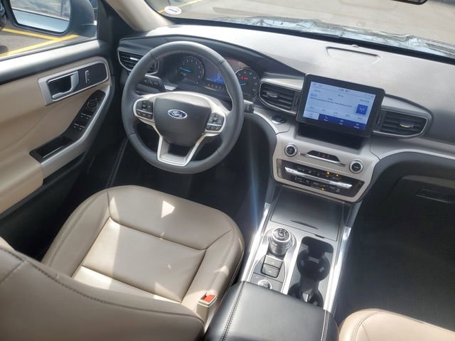 Certified 2024 Ford Explorer XLT w/ Equipment Group 202A AWD/4WD image 30